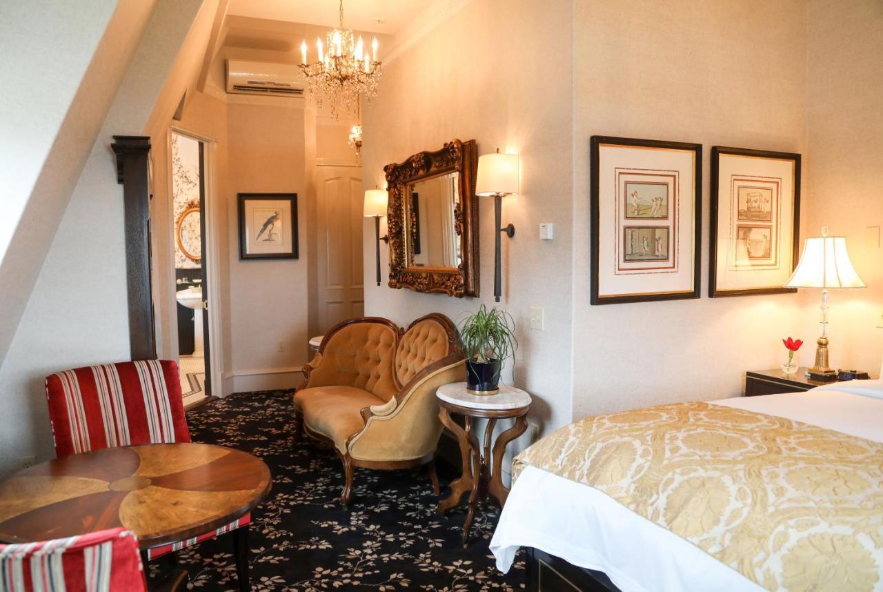 Victorian Manor Guestroom