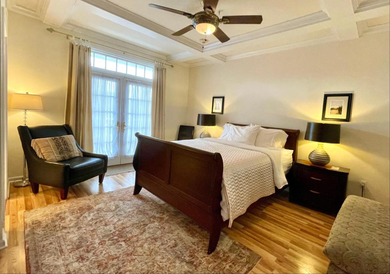 Queen Room Balcony 202