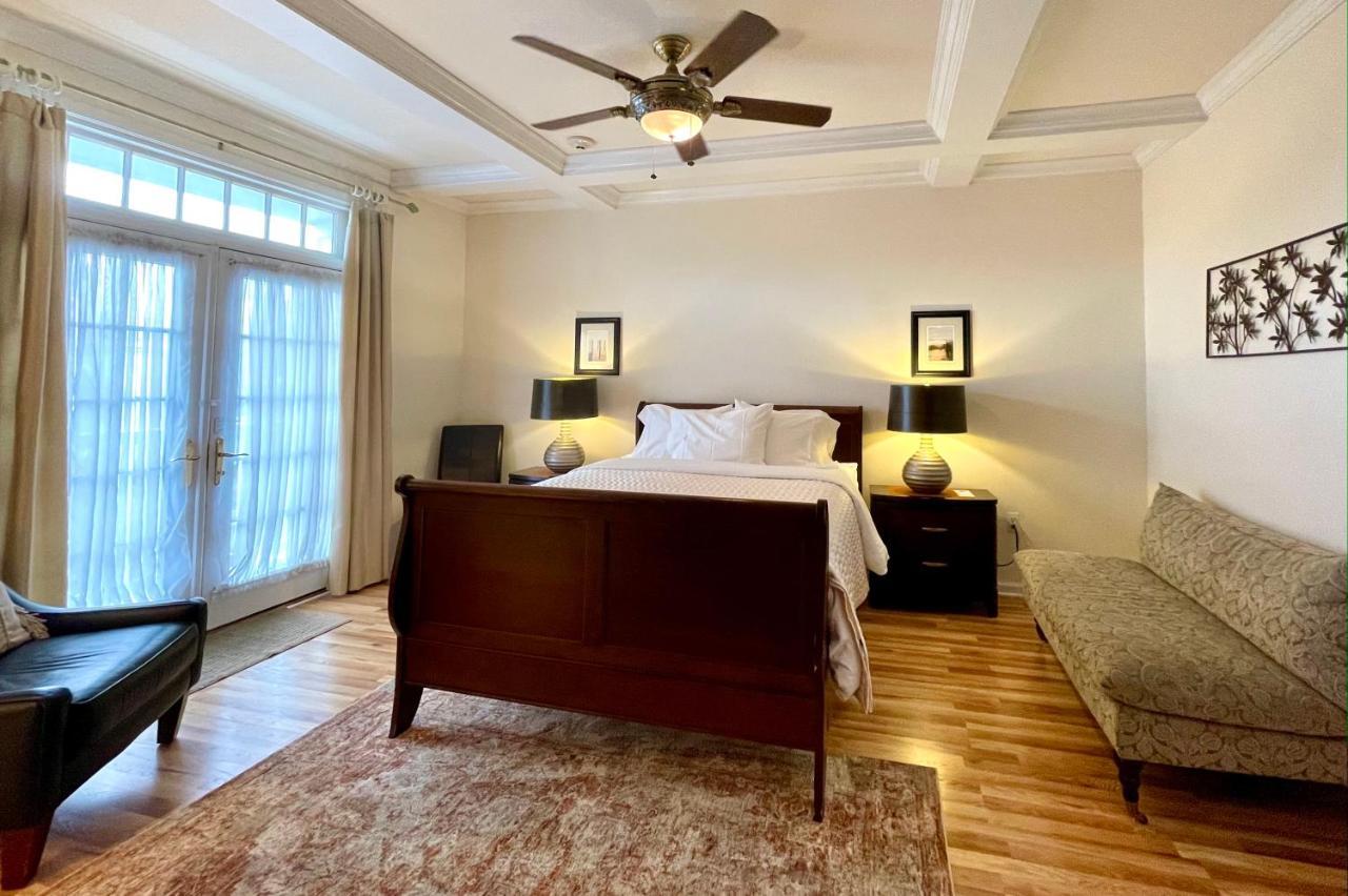 Queen Room Balcony 202