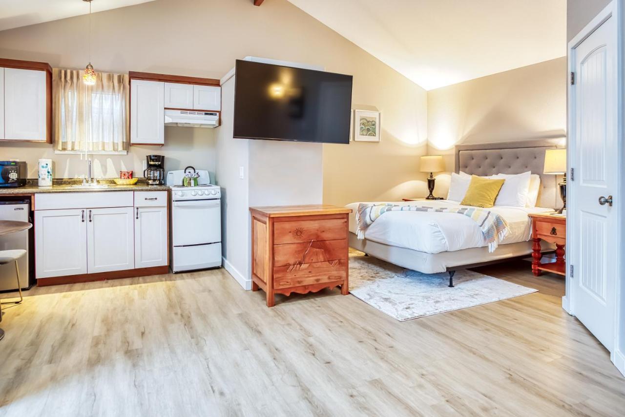 Queen Room with Spa
