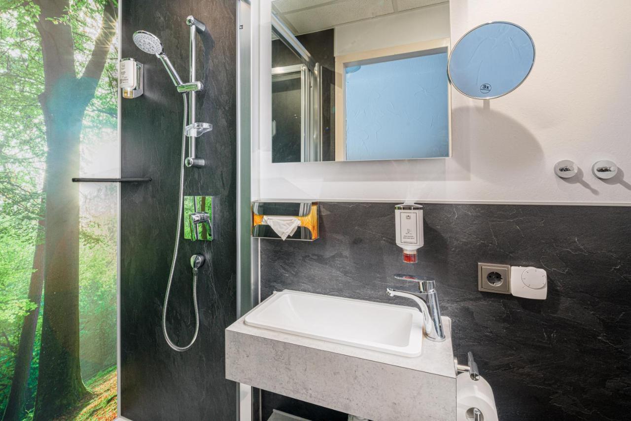 Twin Room Shower