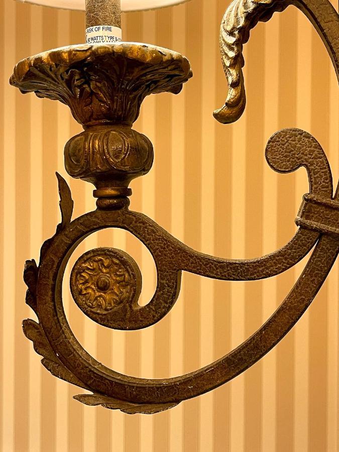 Single Queen Room