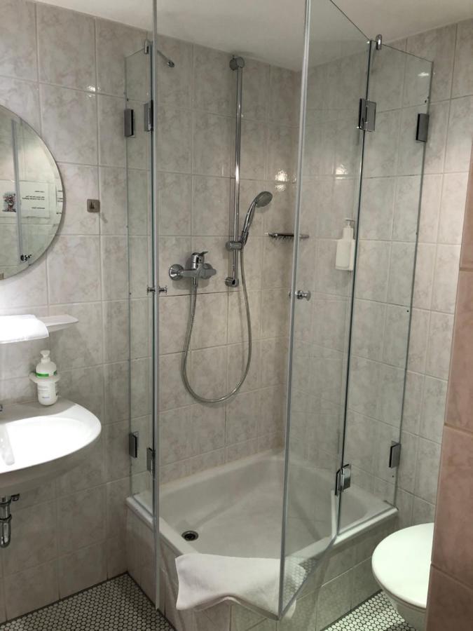 Doppelzimmer mit Gemeinschaftsbad