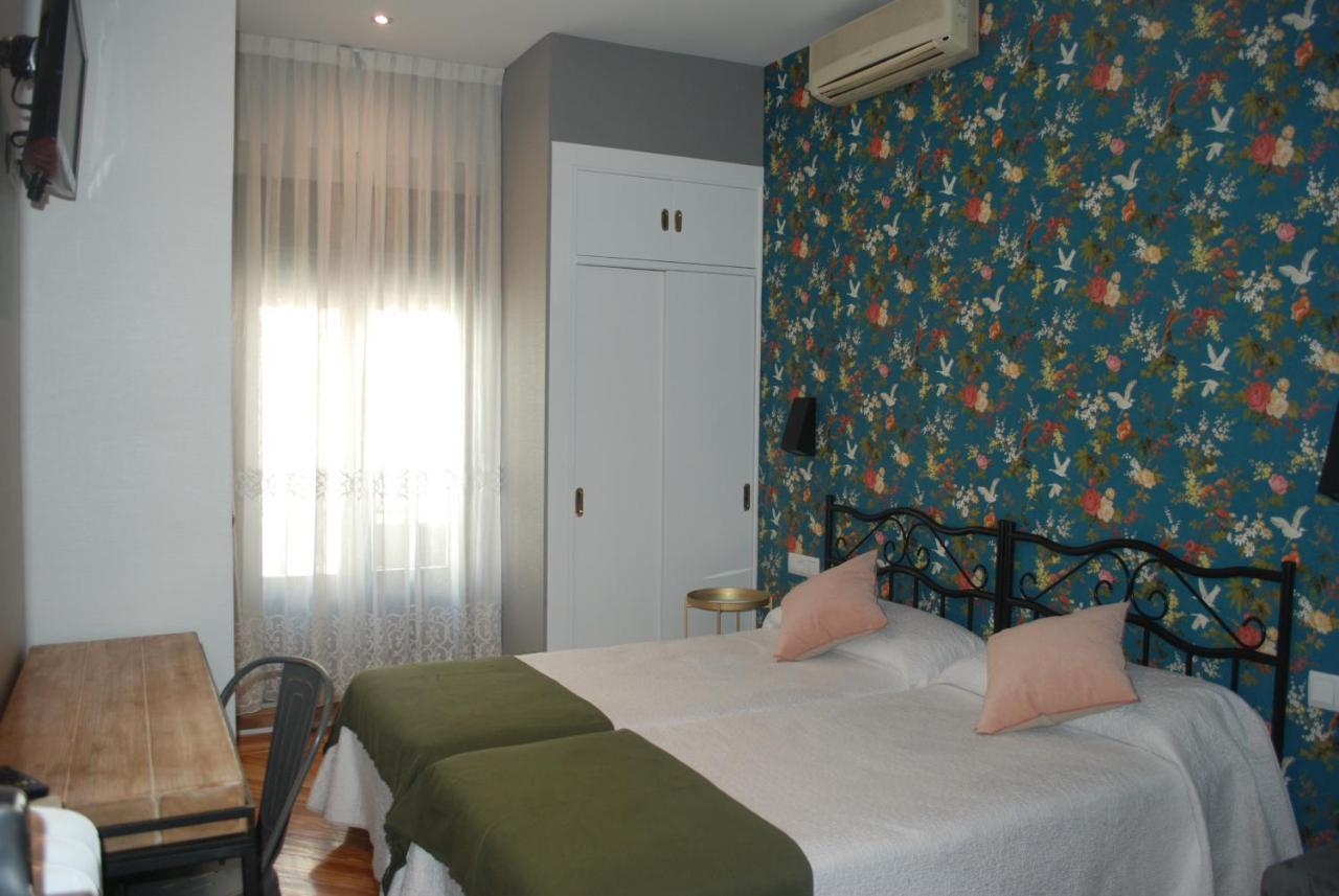 Twin Room Private Bathroom