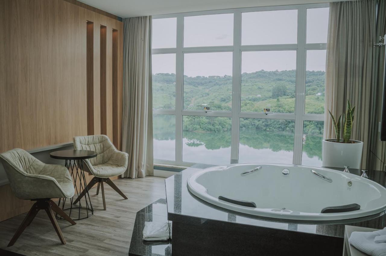 Premium King Room Lake View