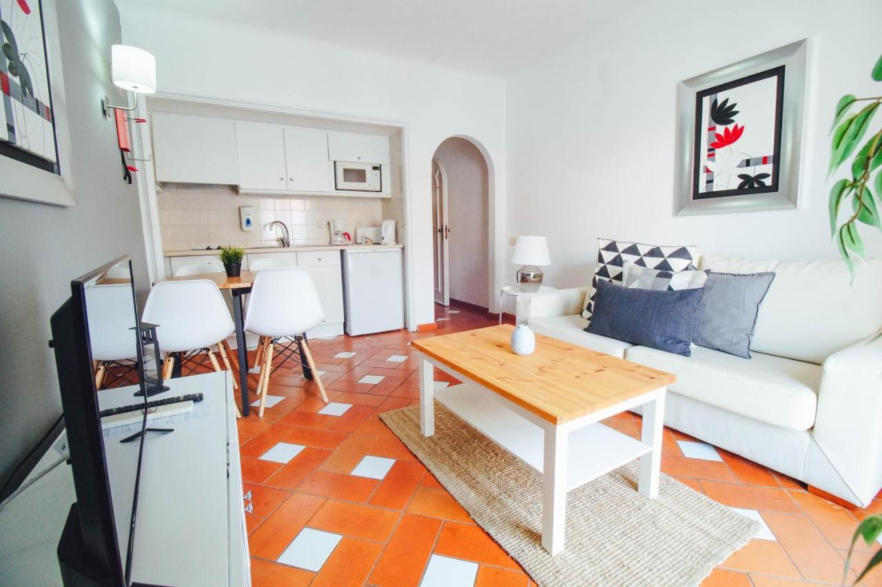 One-Bedroom Apartment Terrace Balcony