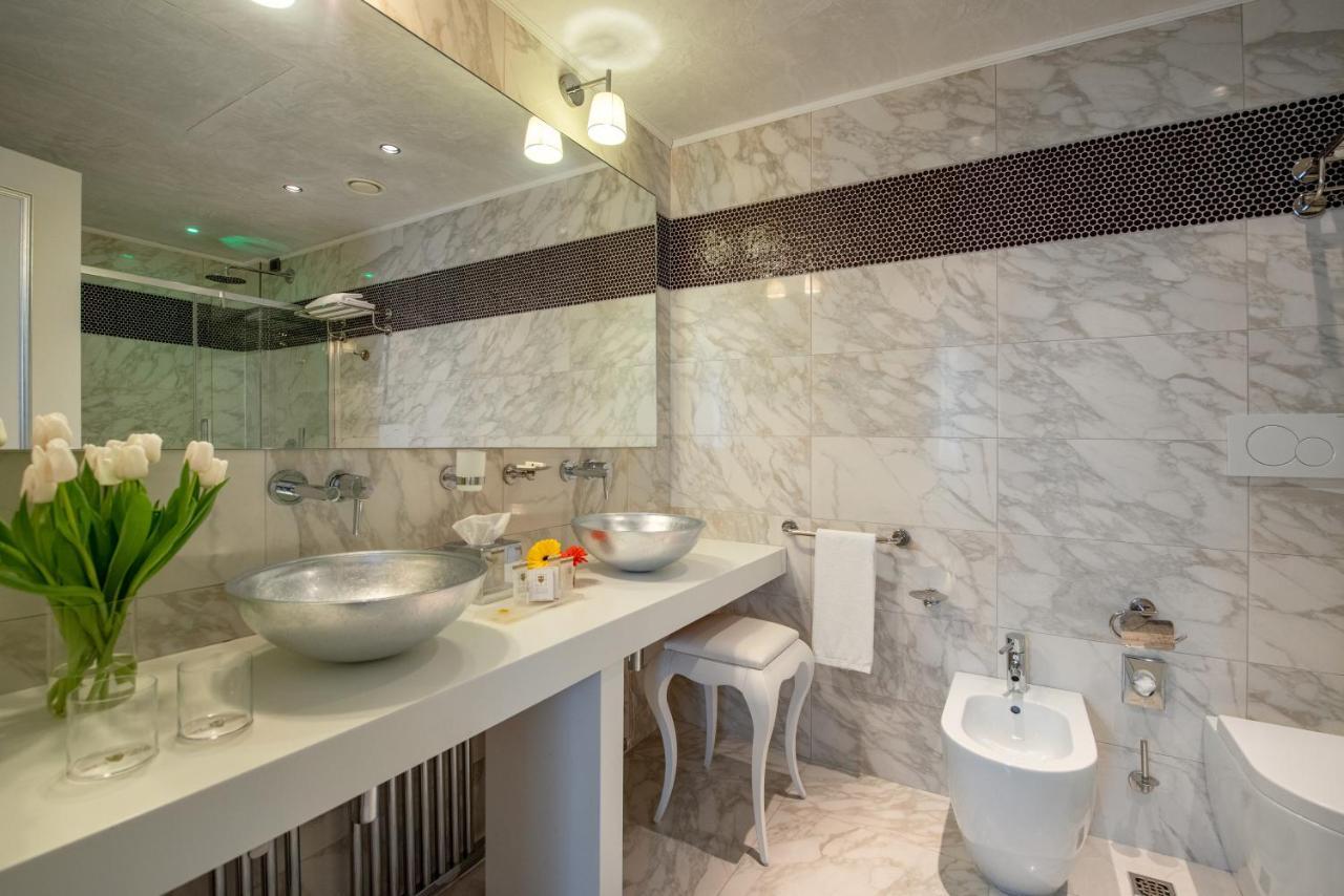 Suite,1088789578:JPEG