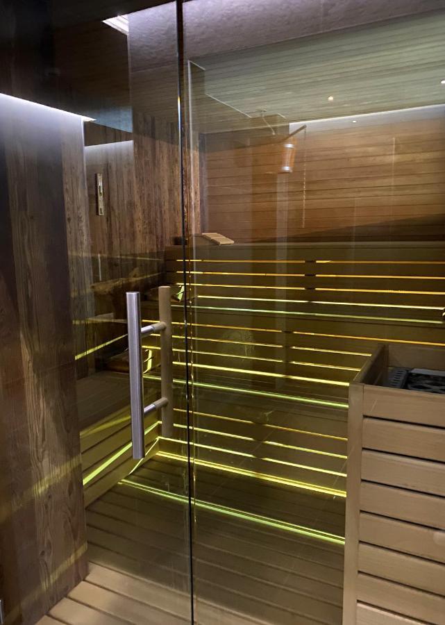 Deluxe Double Room Bath
