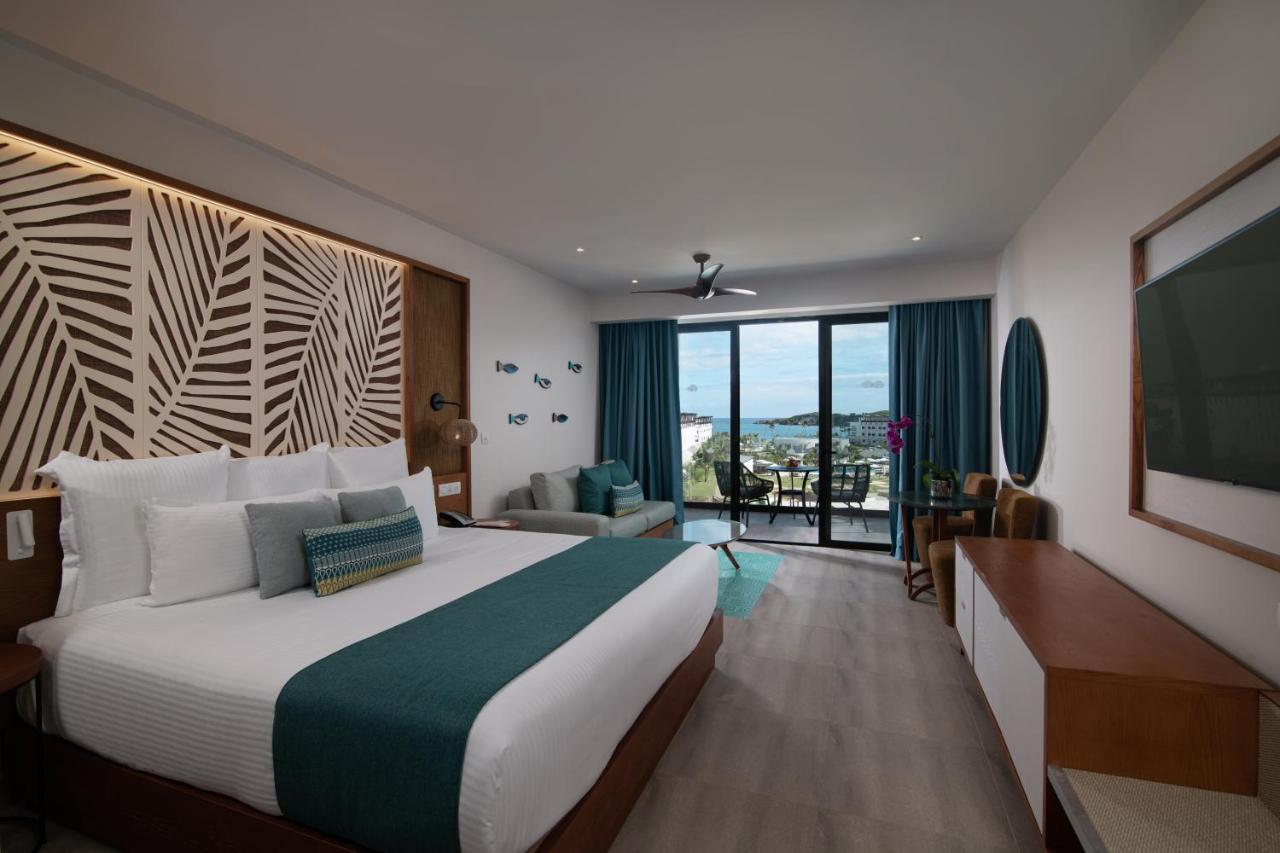 Junior Suite Partial Ocean View King