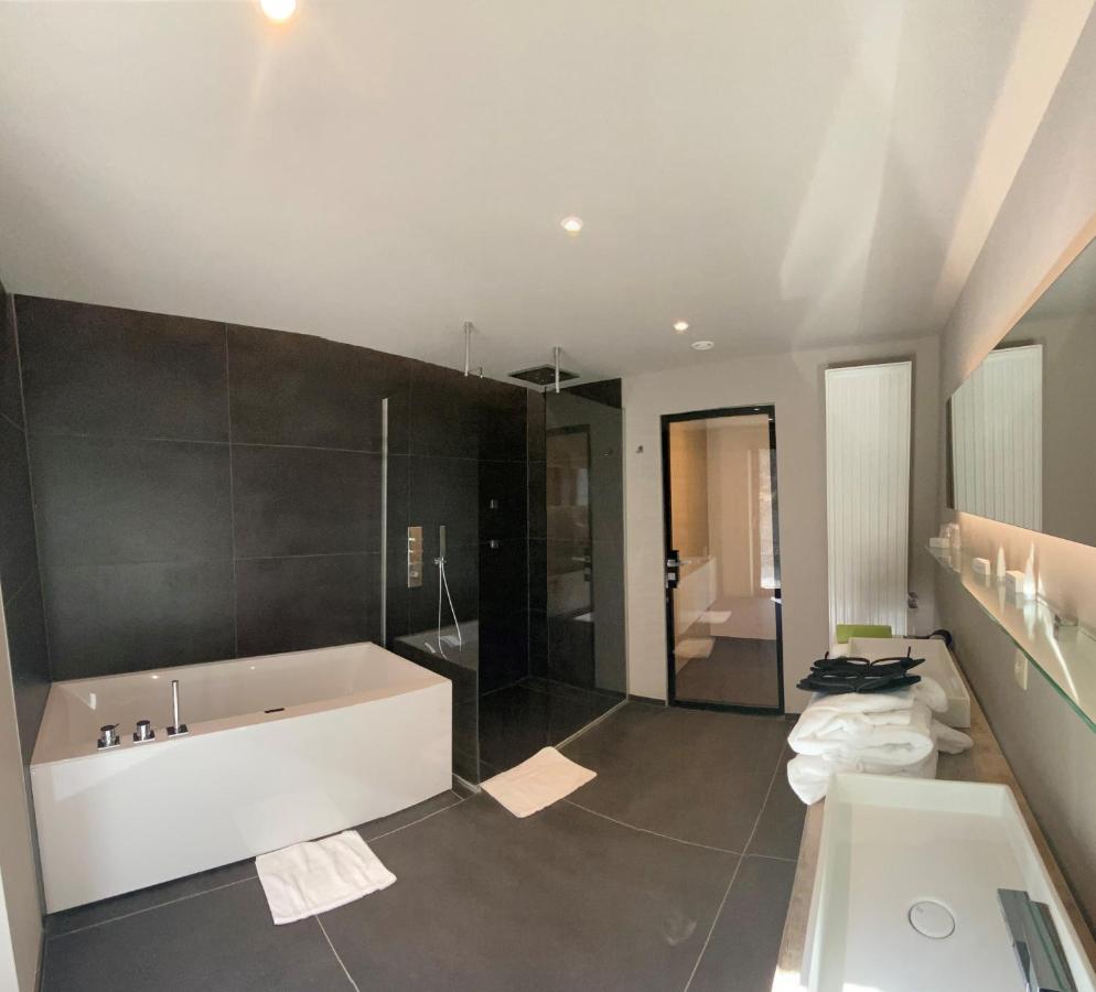 Deluxe Double Room Bath