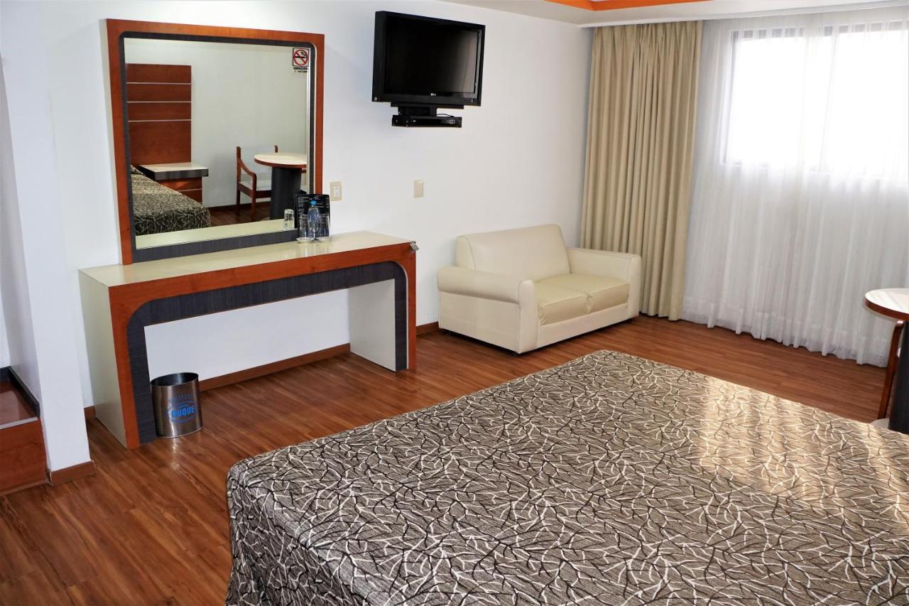 Deluxe Queen Room