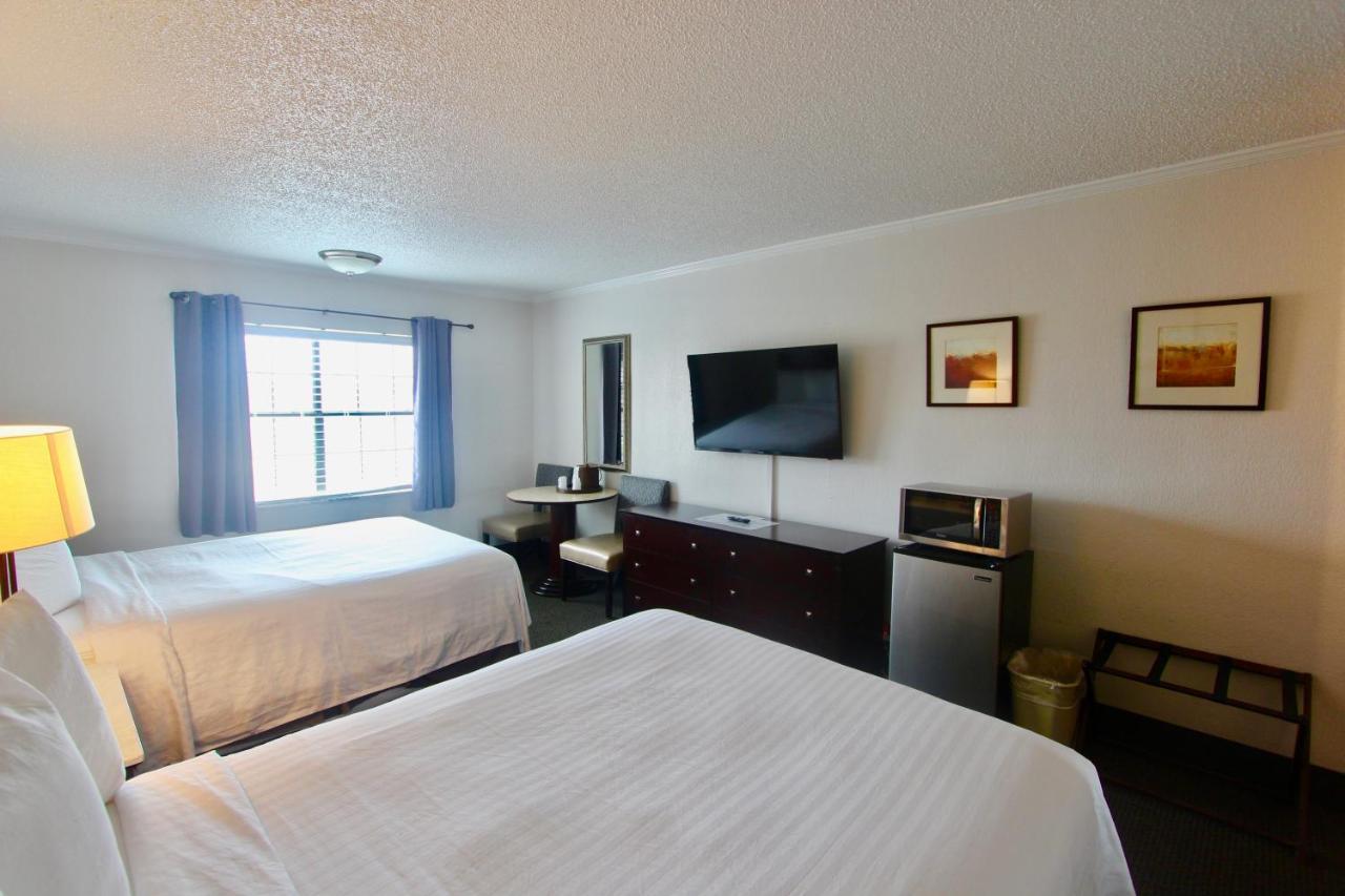 Deluxe Queen Room Two Queen Beds