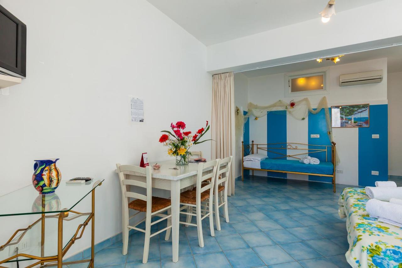 Standard Triple Room Terrance Sea View