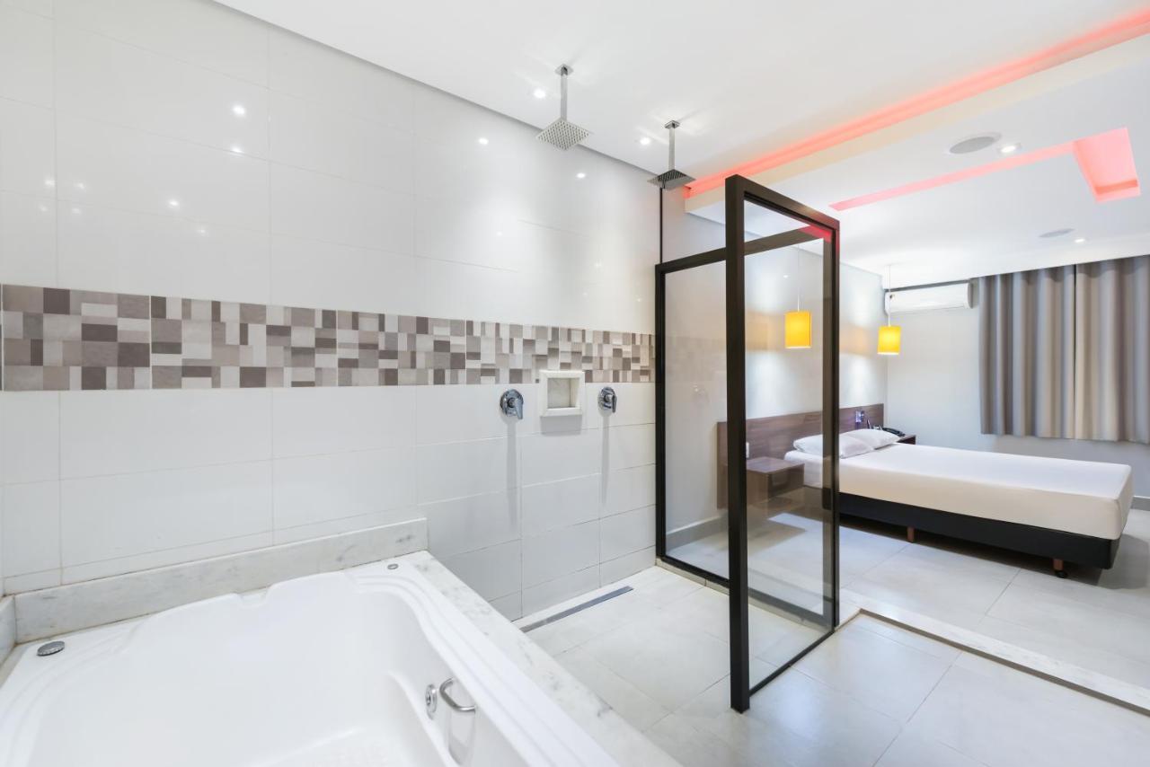 Studio Spa Bath