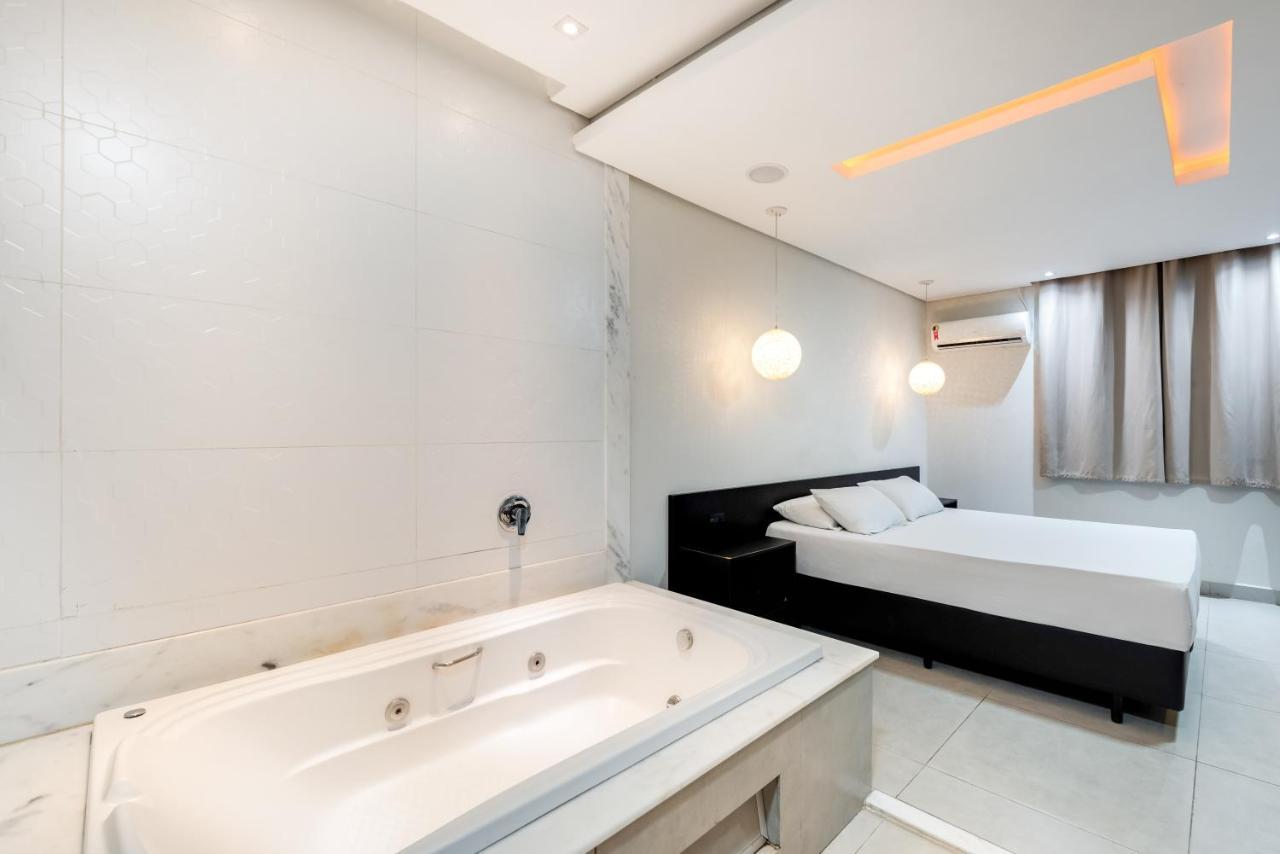 Studio Spa Bath
