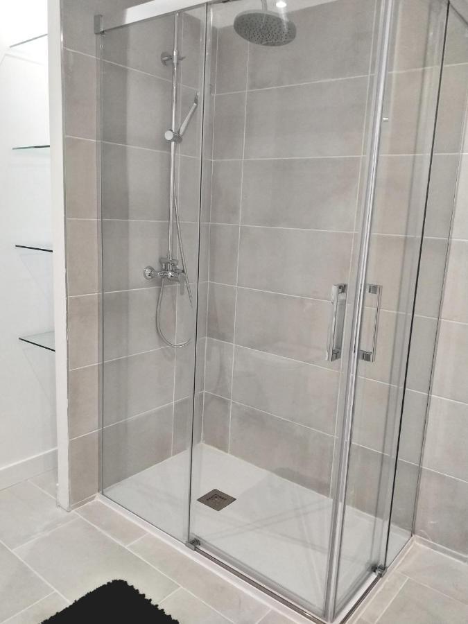 Twin Room Bathroom