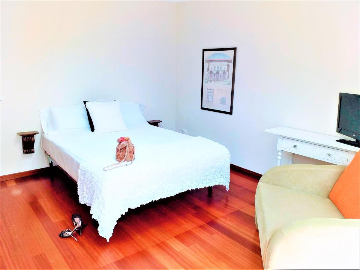 Triple Room Private External Bathroom