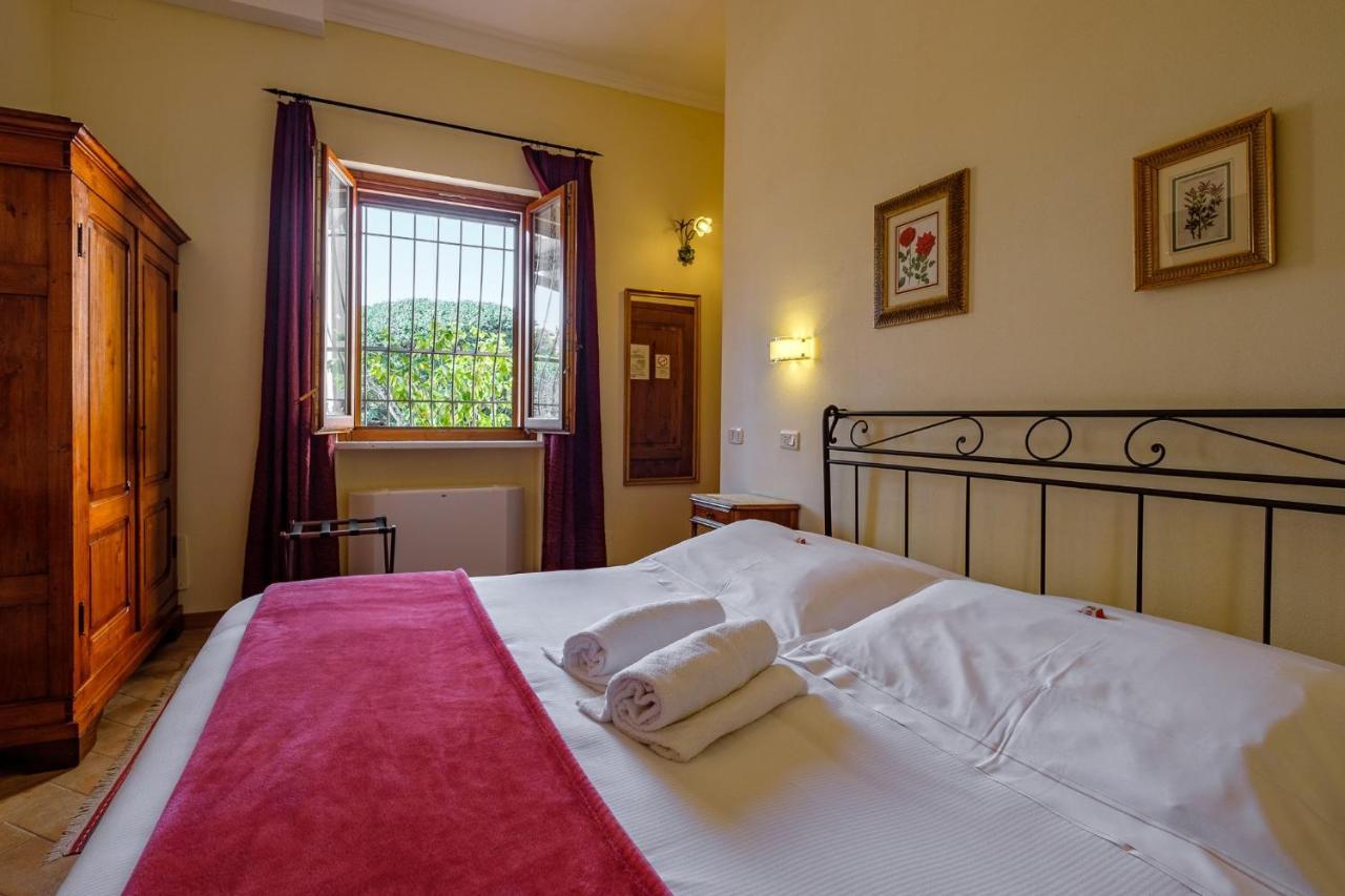 Double or Twin Room Garden View