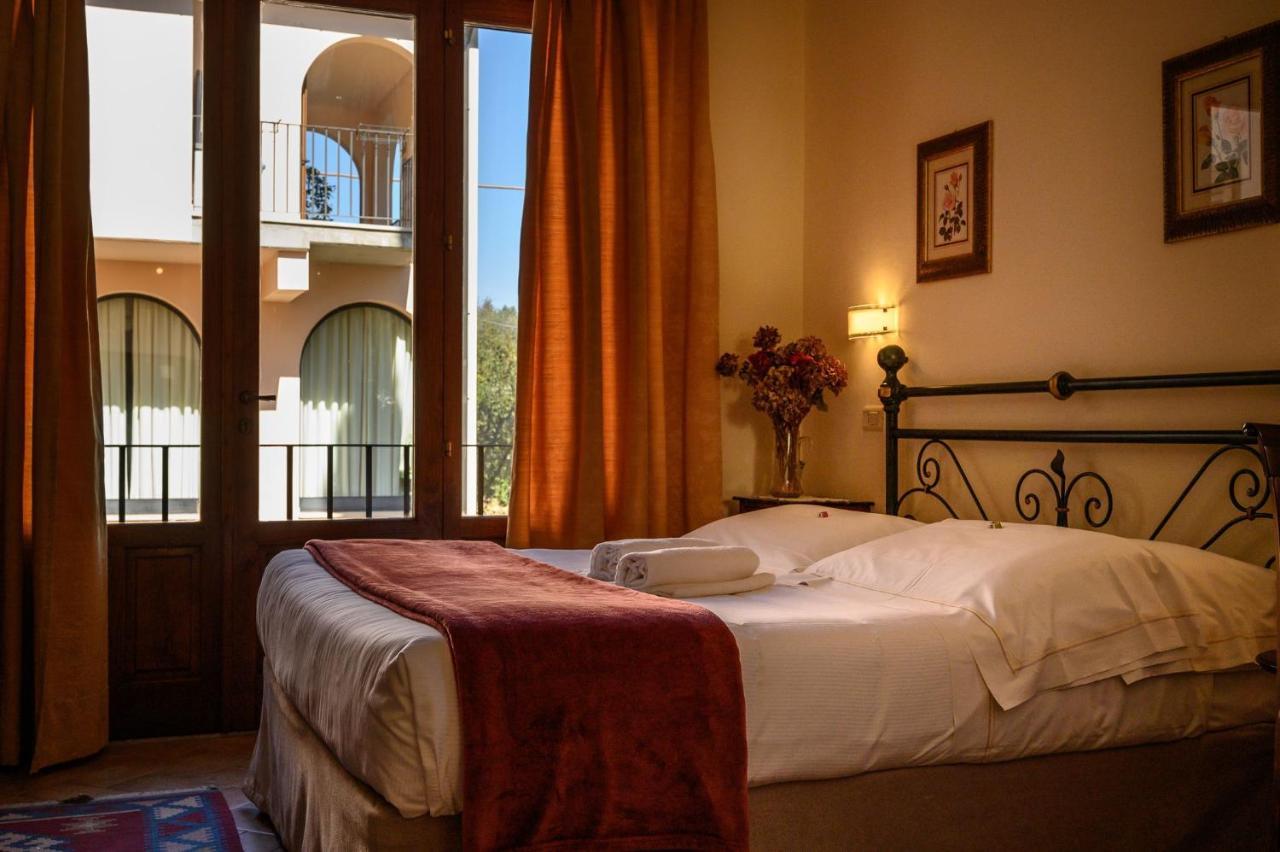 Double or Twin Room Garden View
