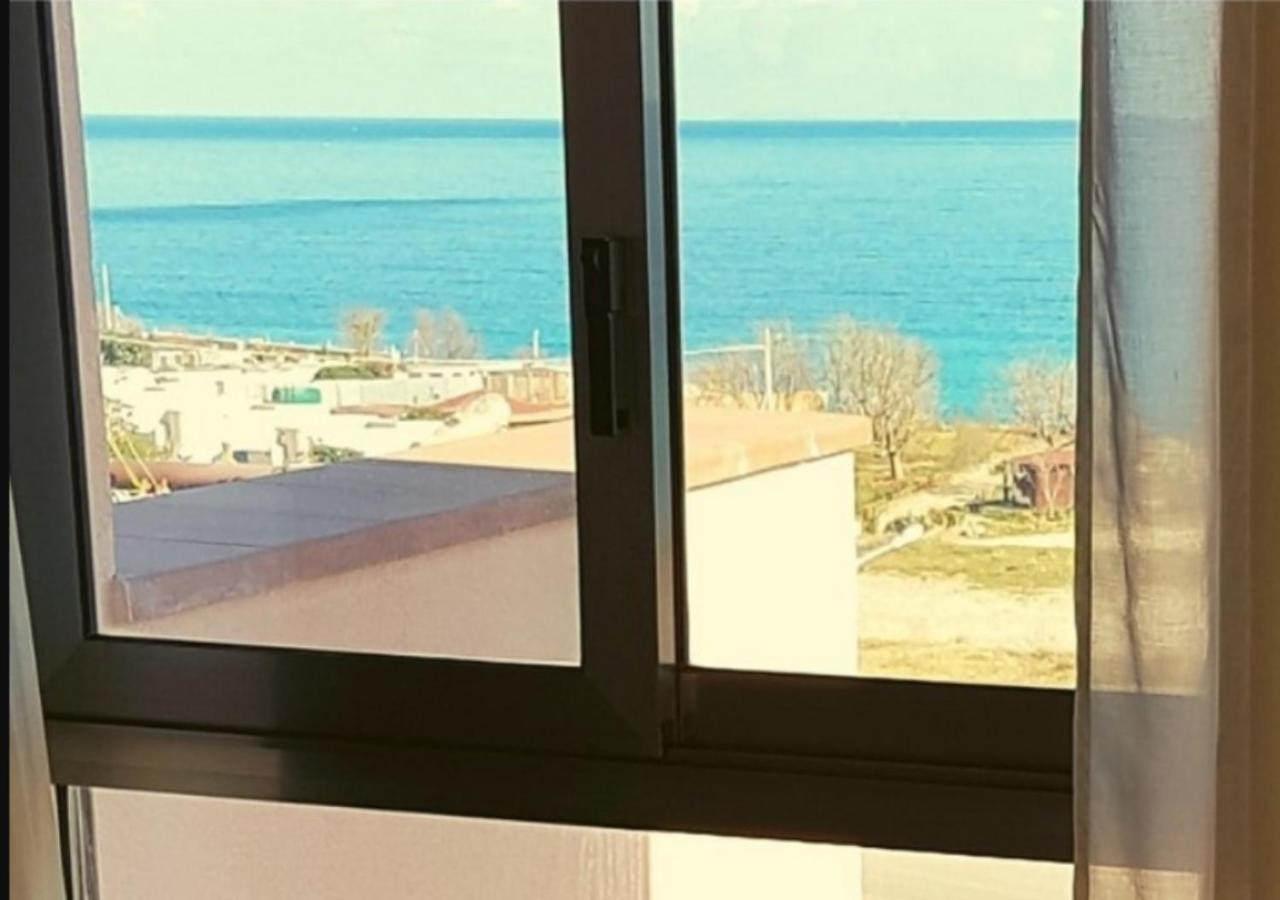 Double or Twin Room Sea View