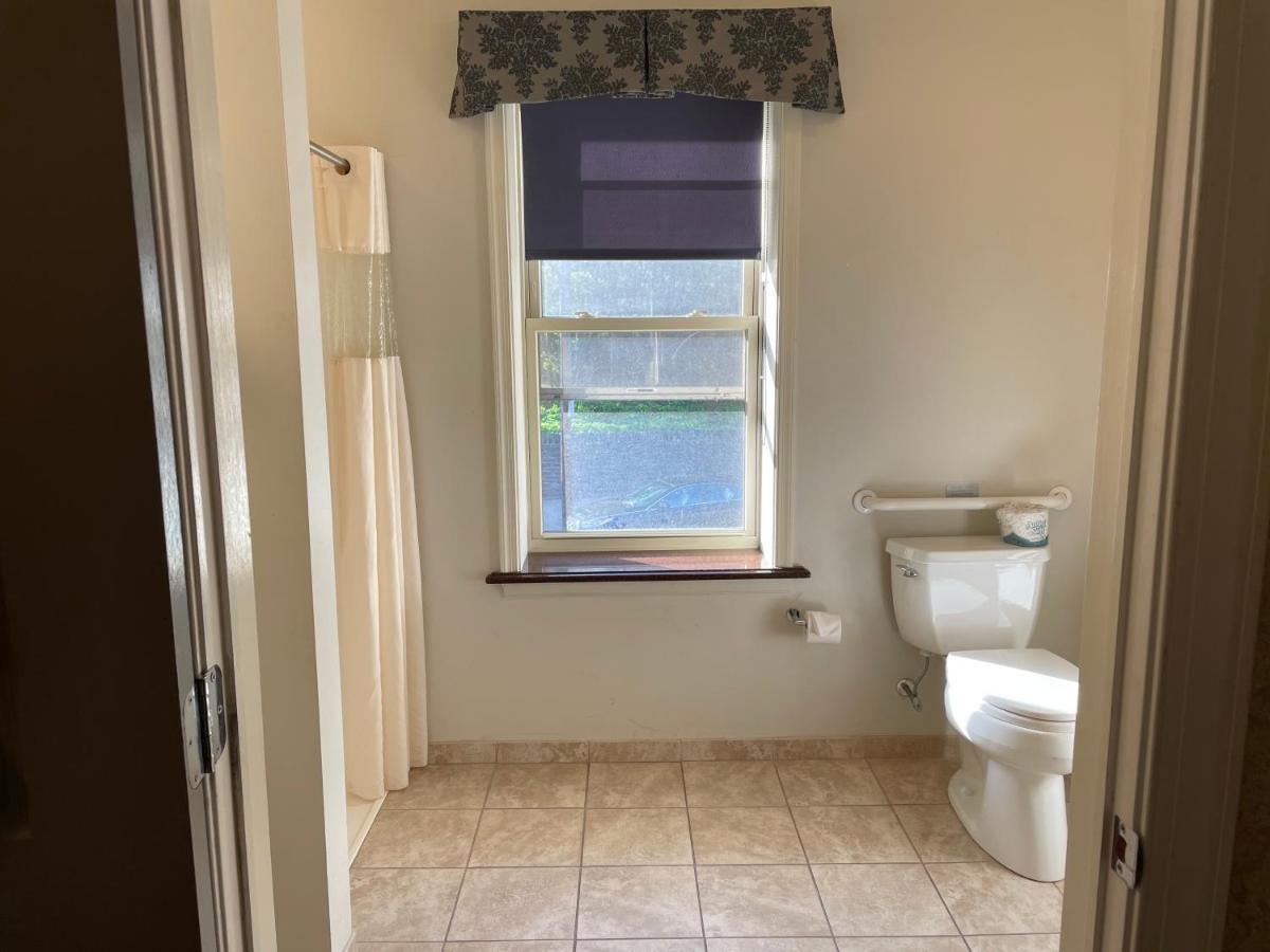 King Room - Disability Access,1091386191:JPEG