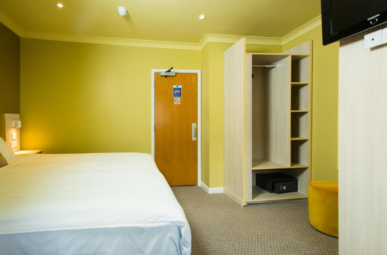 Triple Room Private Bathroom