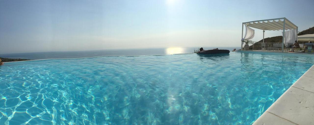 Appartamento con Vista Piscina