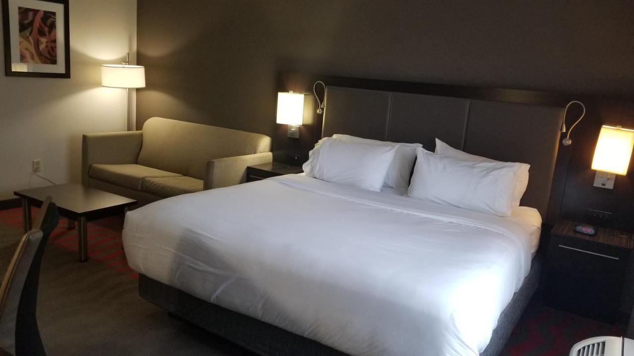 Standard King Room Sofa Bed