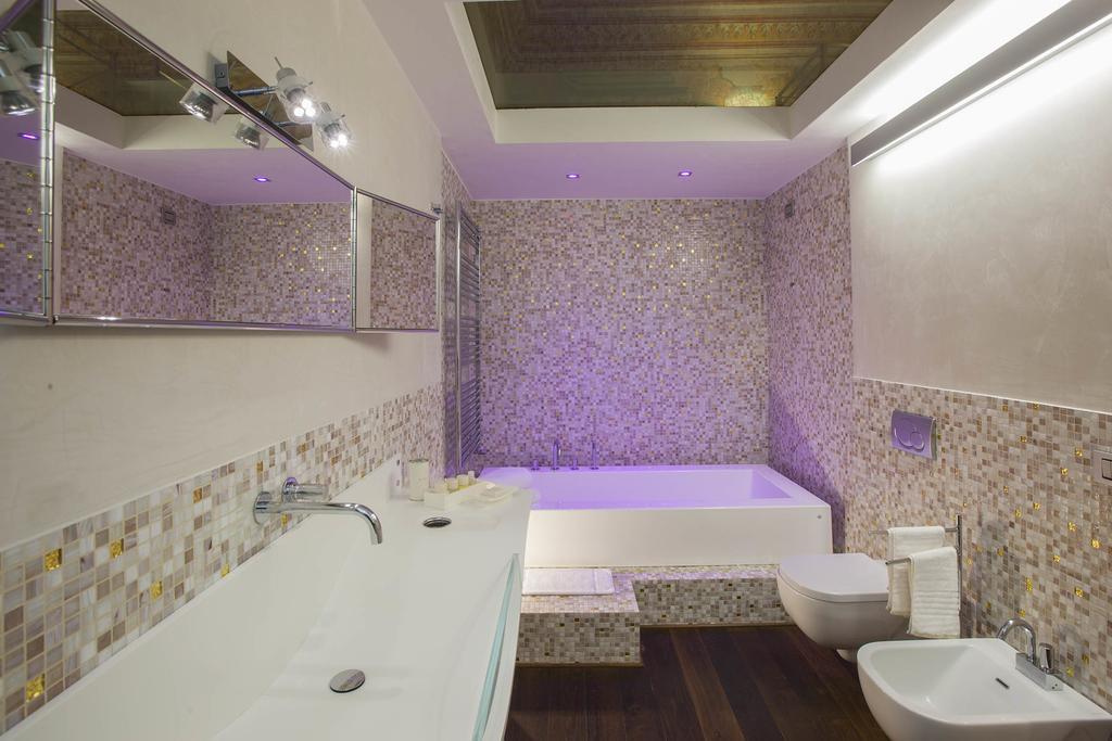 Deluxe Double Room steam bath
