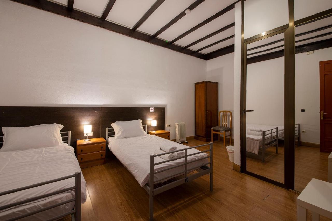 Double or Twin Room Private Bathroom