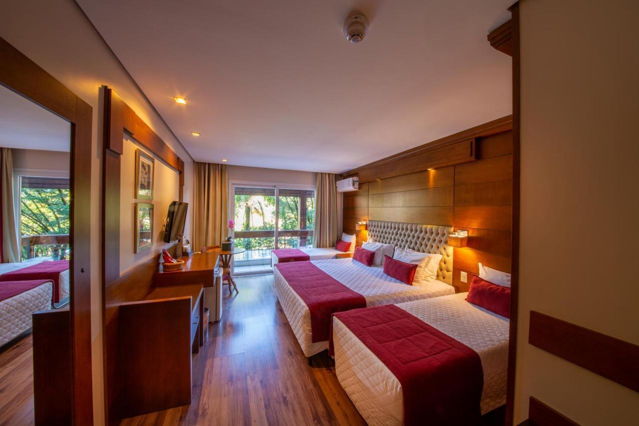 Quarto Quádruplo Superior com Vista para o Parque