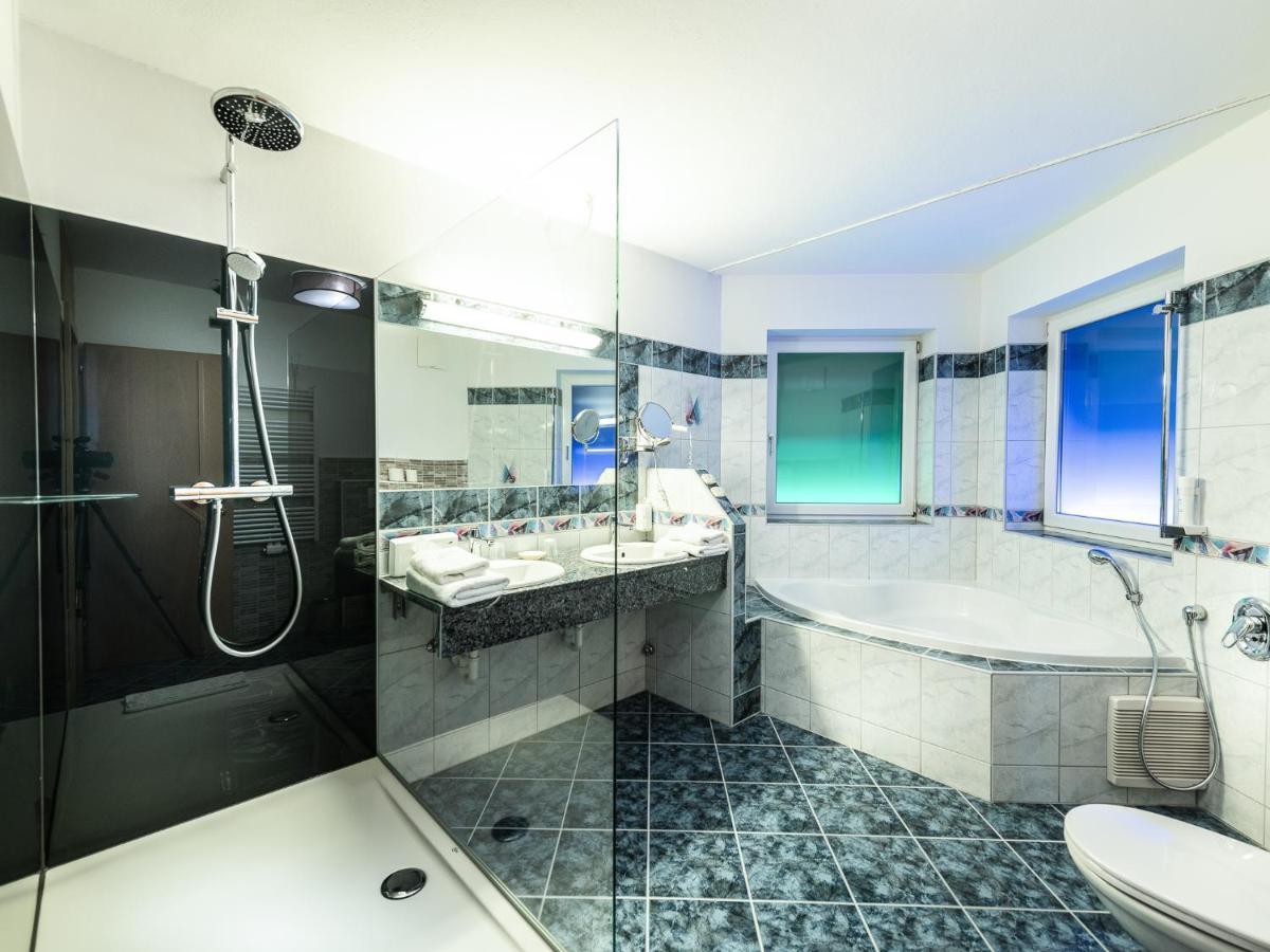 Suite Romantic,1097821791:JPEG