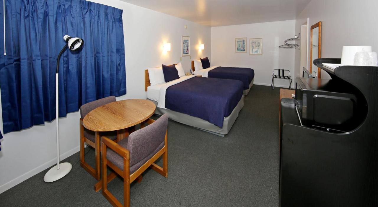 Queen Room Two Queen Beds