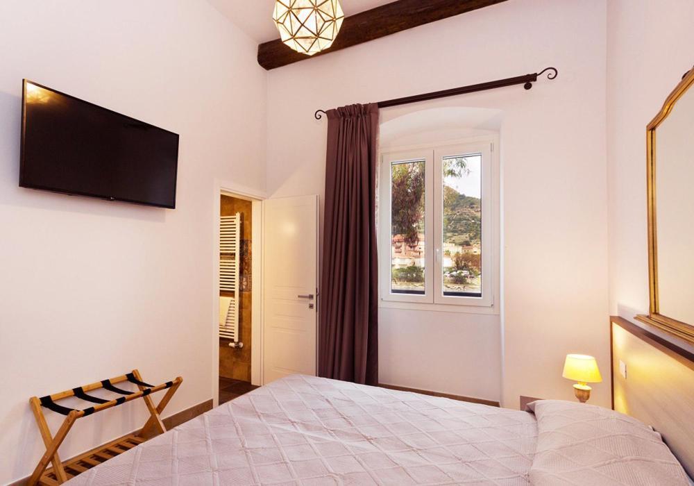 Deluxe Double or Twin Room River View
