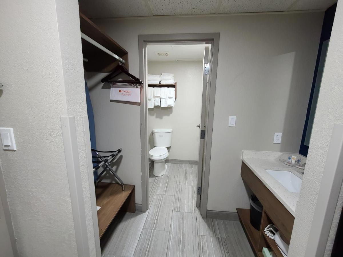 Standard Queen Room with Two Queen Beds - Non Smoking