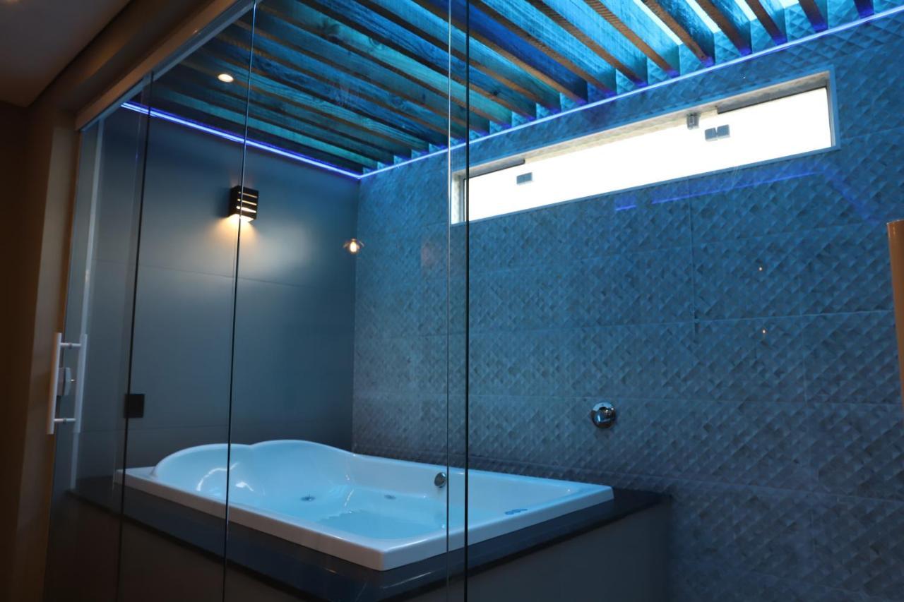 King Room Spa Bath