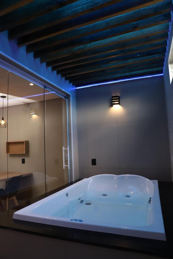 King Room Spa Bath