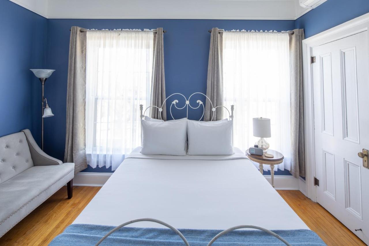 Room 1