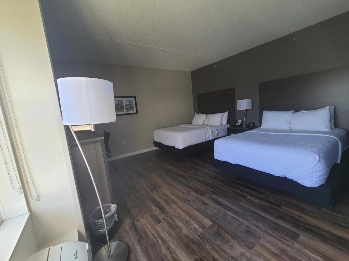 Queen Room with Two Queen Beds and Tub - Accessible/Non Smoking