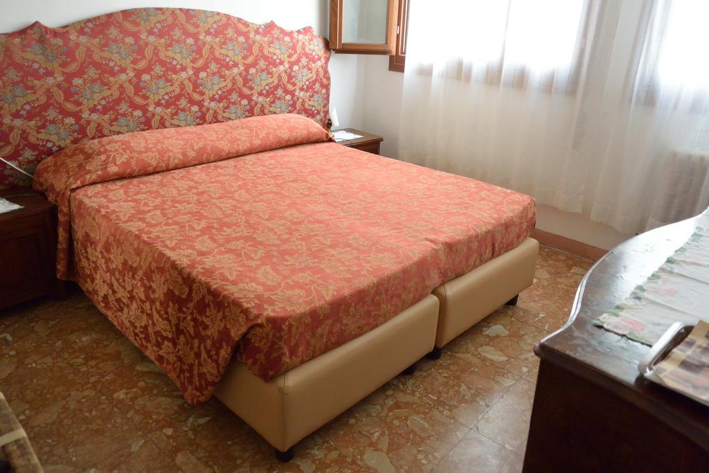 Habitación Triple con baño compartido
