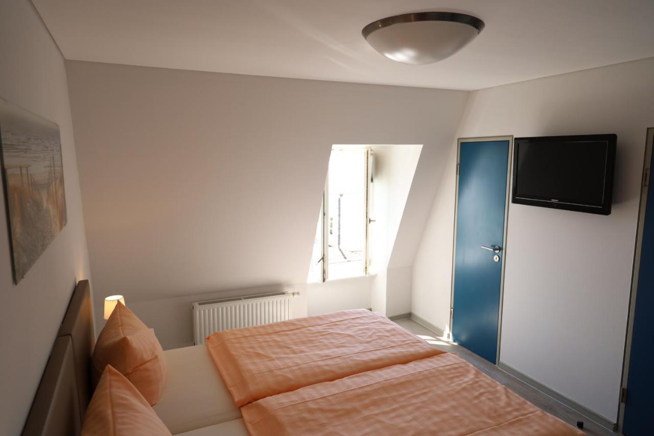 Double or Twin Room Lake View
