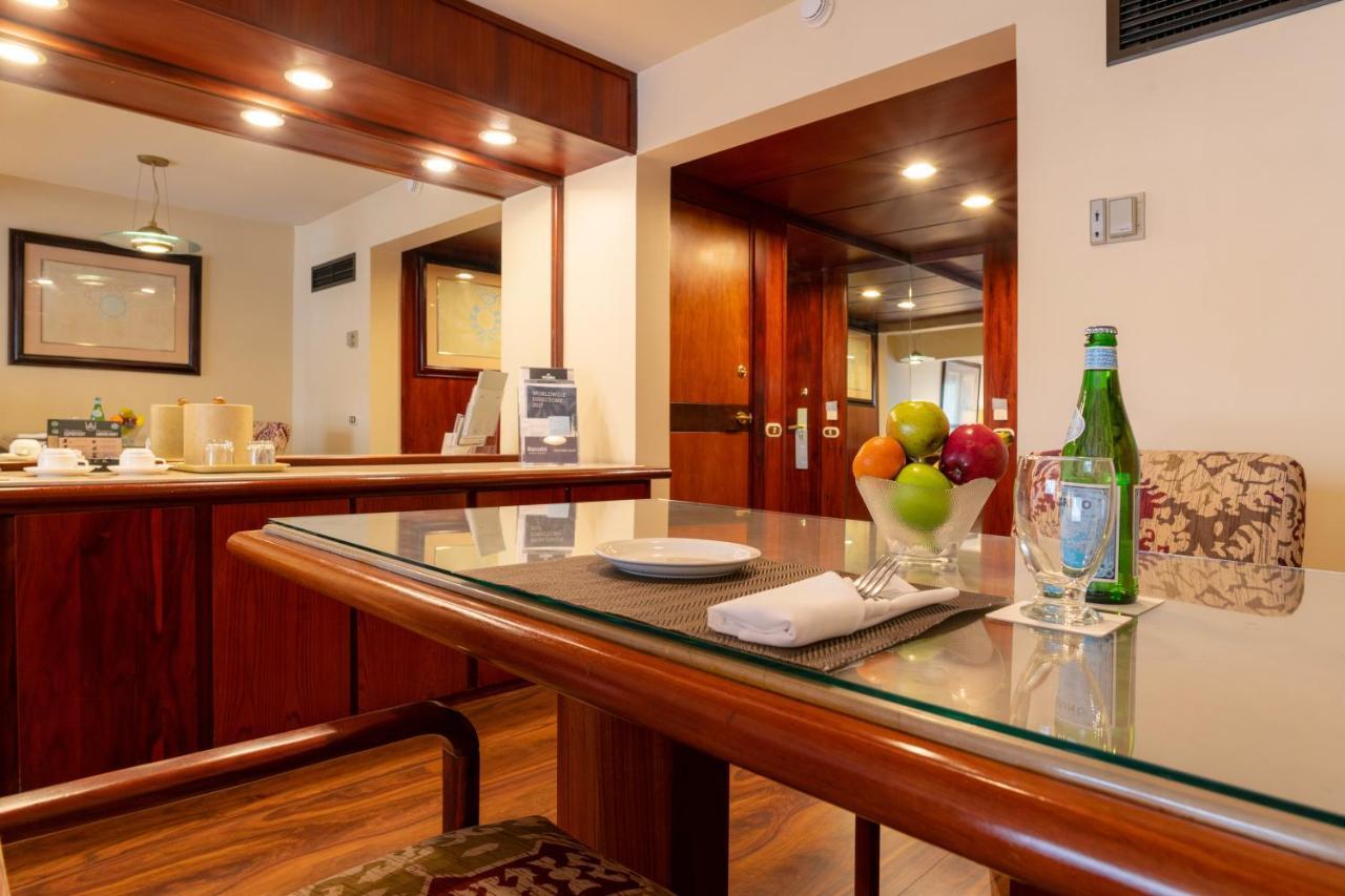 Suite Premium Level Lounge Access