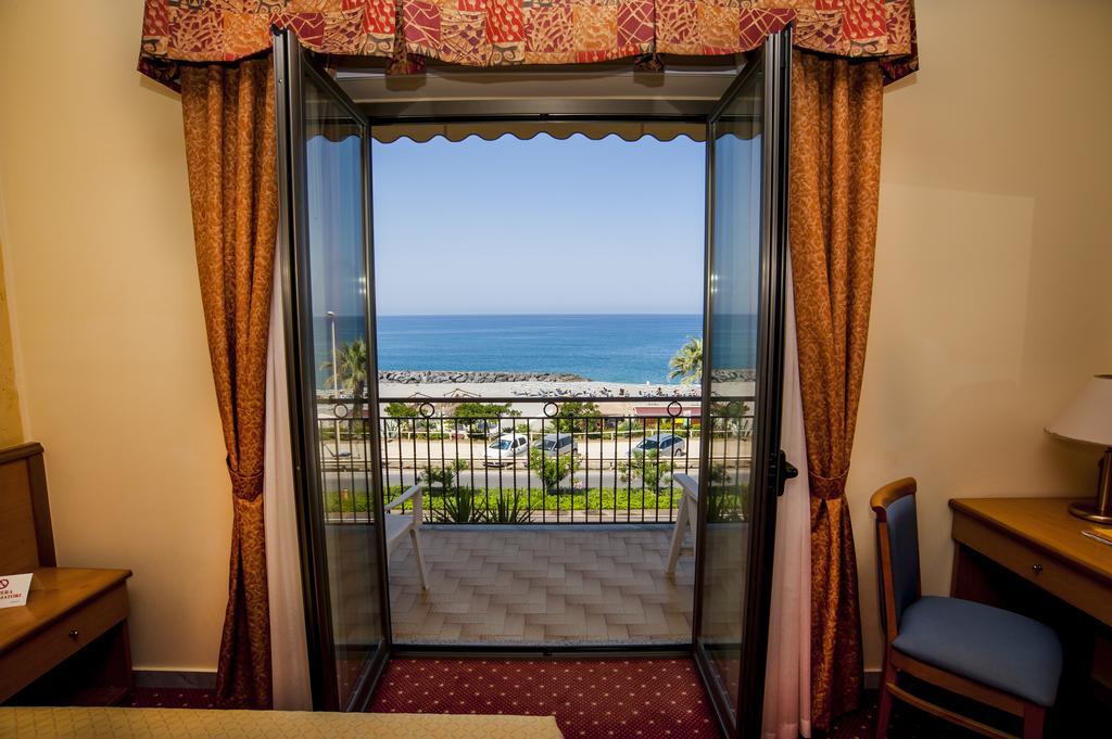Superior Double or Twin Room Sea View