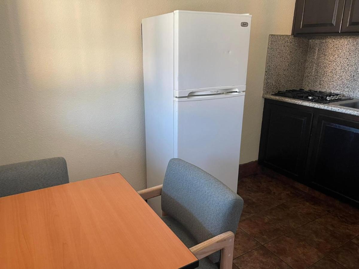 Deluxe Family Suite 3 Queen Beds with Kitchenette - Non Smoking