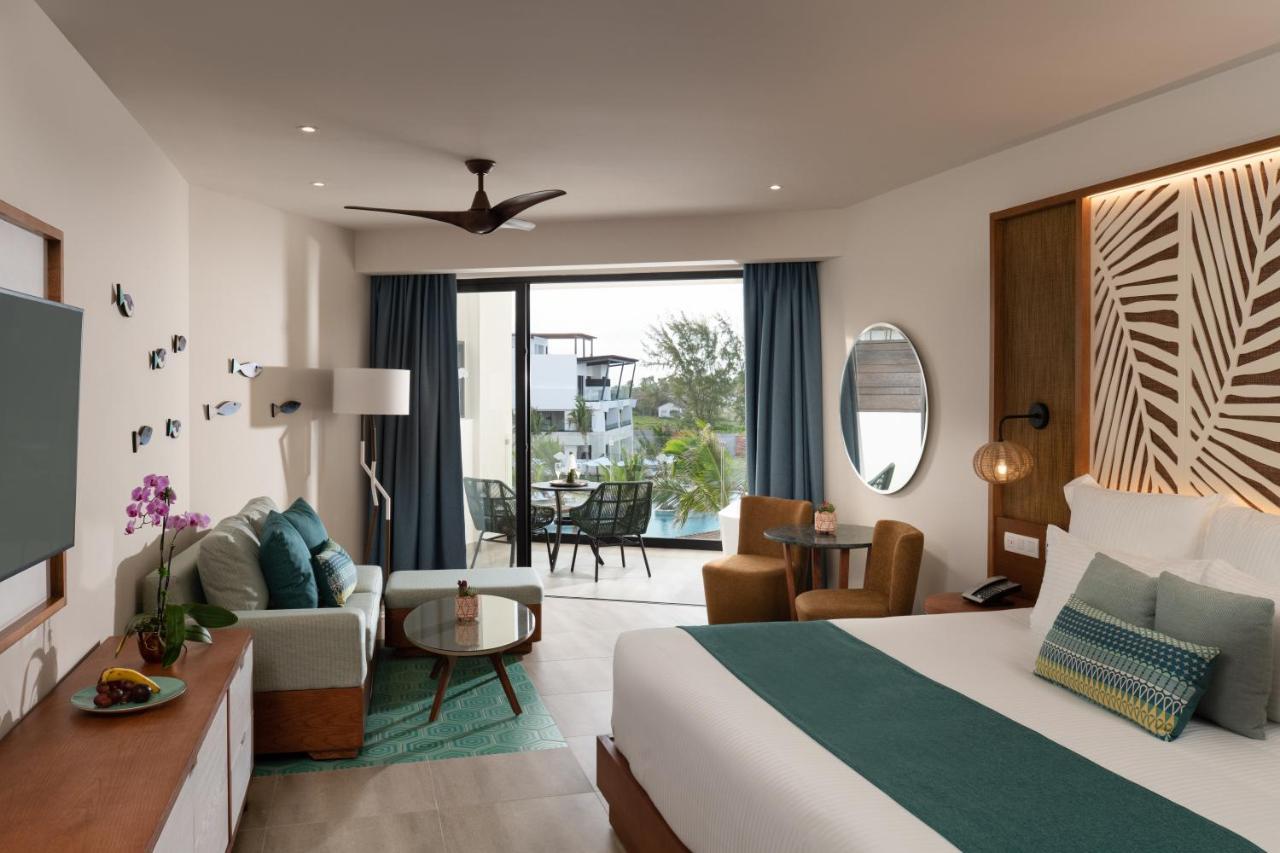 Junior Suite Pool View King