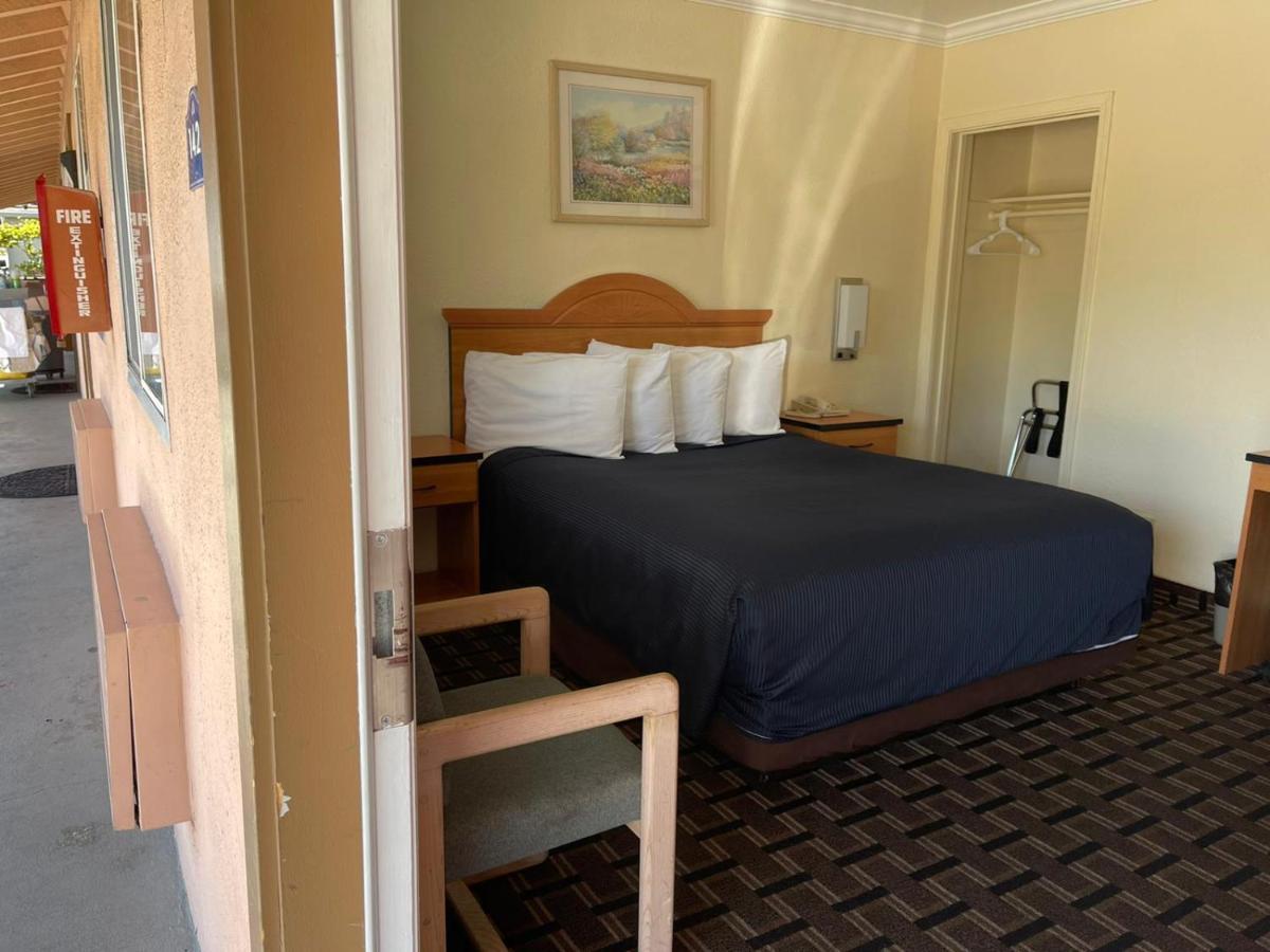 Budget Queen Room Non Smoking