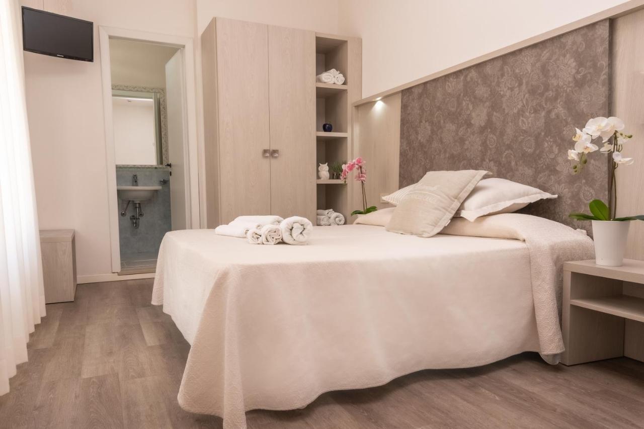 Standard Double or Twin Room with Sea View,1037805913:JPEG