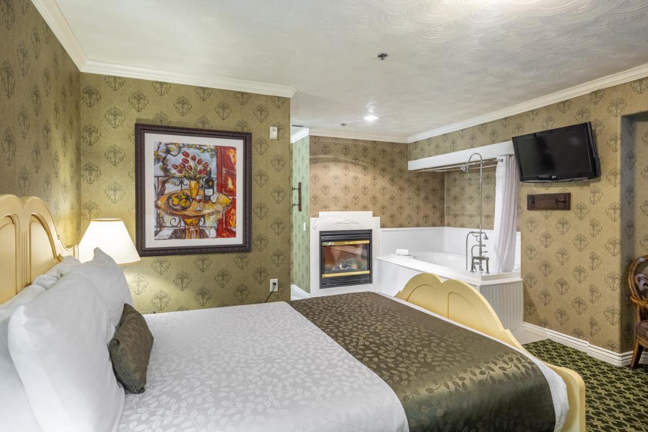 Superior Queen Room Spa Bath No pets