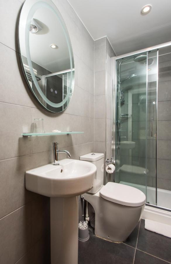 Double Room Private Bathroom