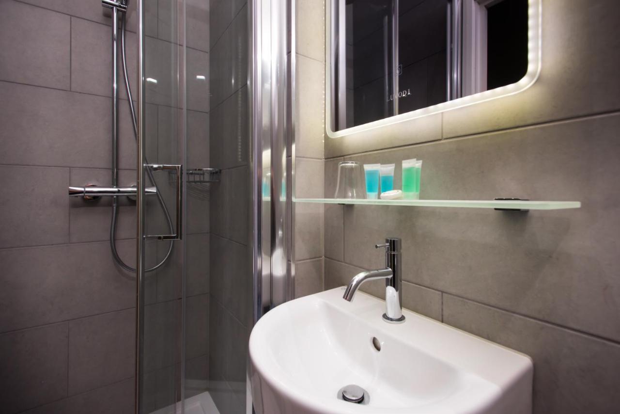 Double Room Private Bathroom